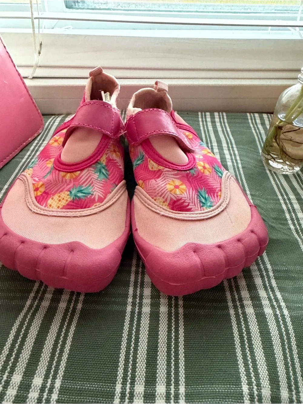 Newtz girls water shoes size 11/12